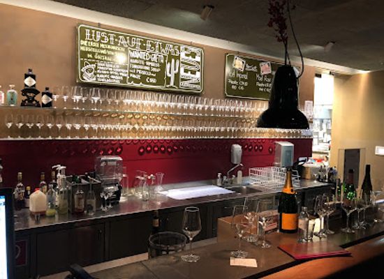 austria/vienna/mariahilf/bar/wein-co-wien-mariahilfer-strasse-weinbar-shop