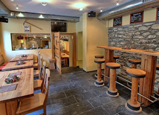 switzerland/lauterbrunnen-valley/bar/pickel-bar