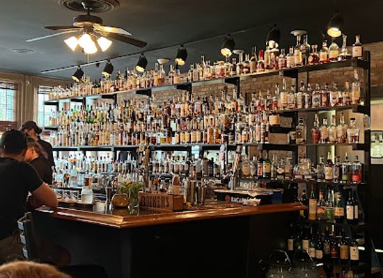 ohio/maumee-valley/bar/levi-lilac-s-whiskey-room