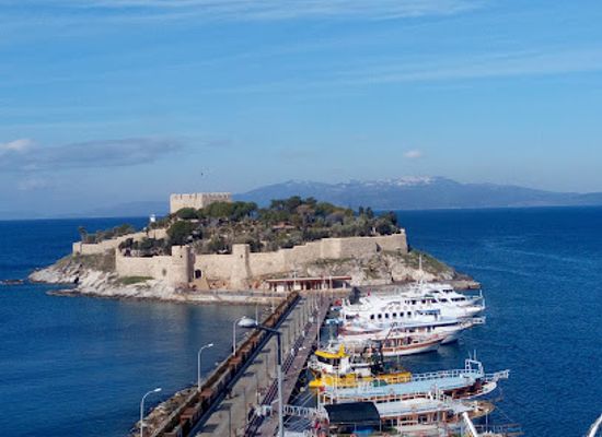 turkiye/kusadasi/ladies-beach/bar/limon-bar