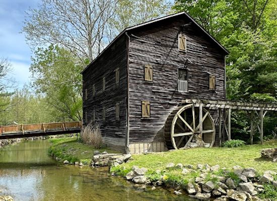 ohio/mohican-state-park/bar/wolf-creek-grist-mill