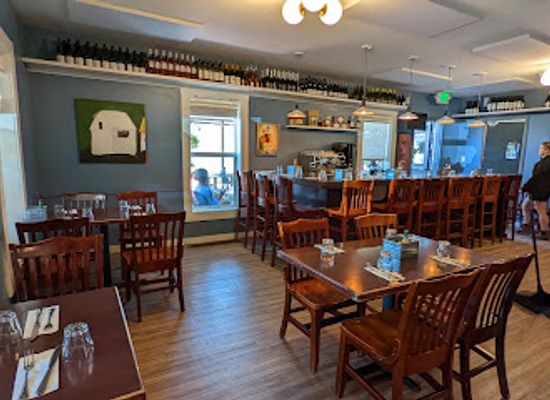 wyoming/jackson-hole/bar/cafe-genevieve