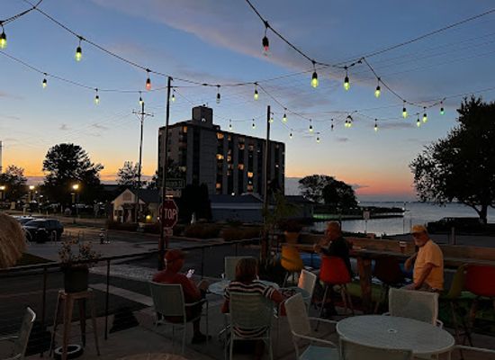 ohio/lake-erie-islands/bar/paddle-bar