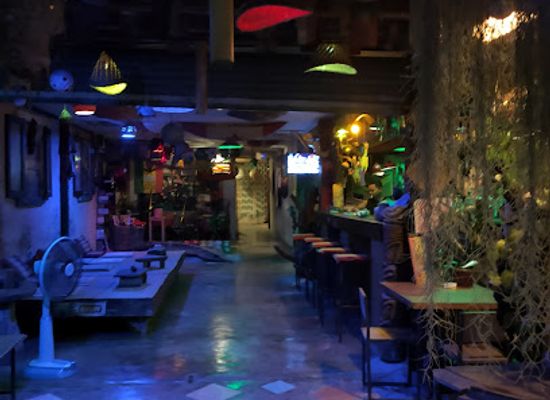 thailand/krabi/krabi-town/bar/booze-bar