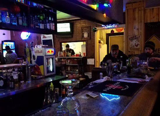 washington/columbia-river-gorge/bar/red-carpet-inn