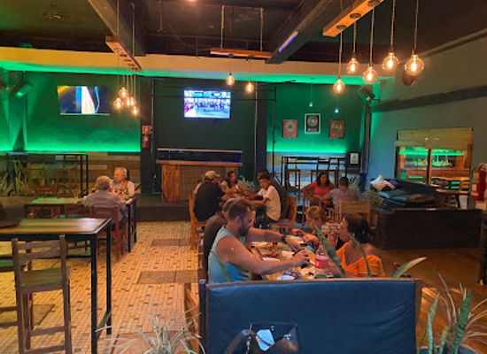 argentina/puerto-iguazu/bar/black-house-resto-pub