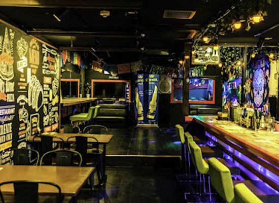 japan/hiroshima/hiroshima-castle/bar/barcos-international-club