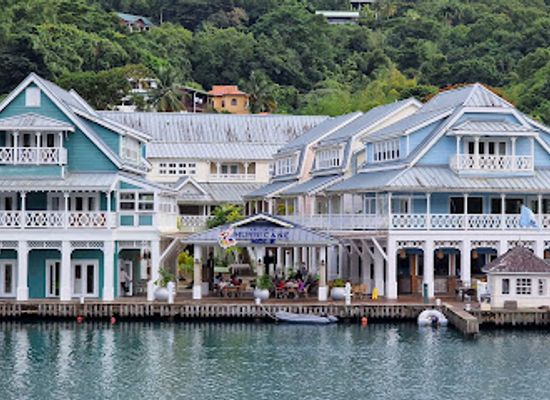 saint-lucia/marigot-bay/bar/hurricane-hole