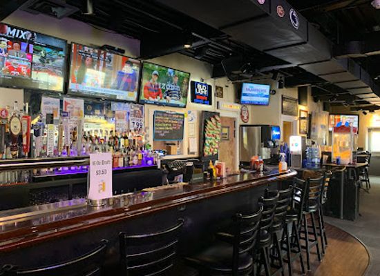 massachusetts/mohawk-trail-state-forest/bar/mingo-s-sports-bar-grill