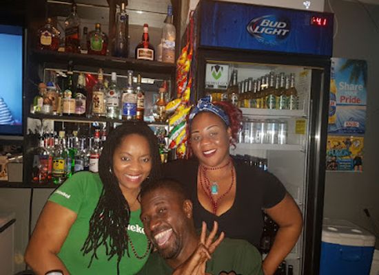 the-bahamas/freeport/bar/home-boyz-bar-lounge