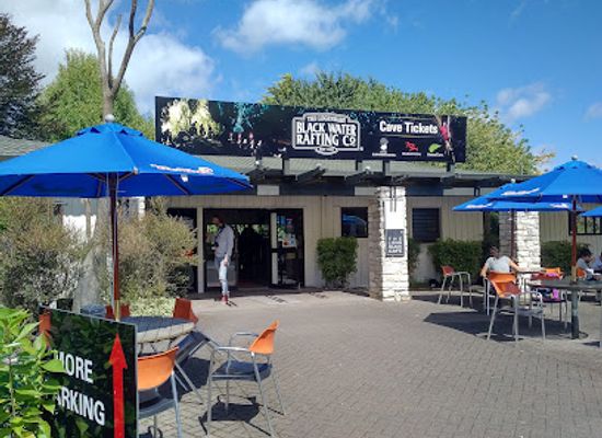new-zealand/waitomo-caves/bar/the-legendary-black-water-rafting-co-waitomo