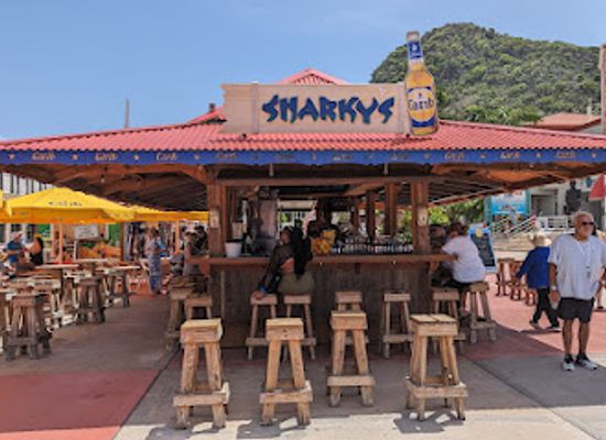 sint-maarten/point-blanche/bar/sharky-s