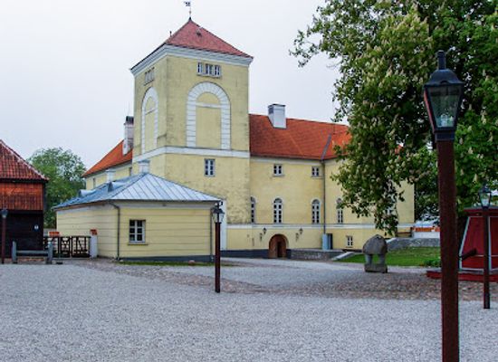latvia/livonia/bar/livonian-order-castle