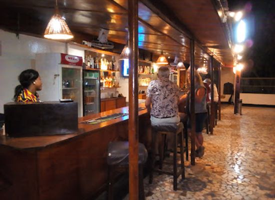 the-gambia/kiang-central/bar/gt-s-bar-restaurant