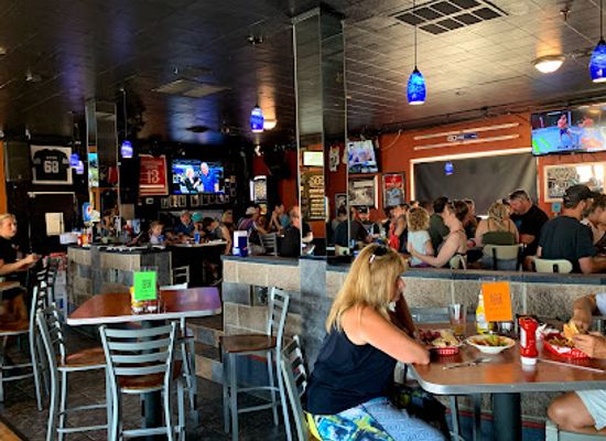 michigan/marquette/bar/the-906-sports-bar-grill