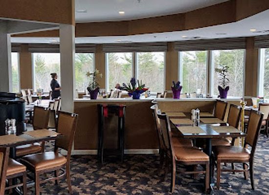 new-hampshire/white-mountains/bar/ledges-restaurant-at-the-white-mountain-hotel