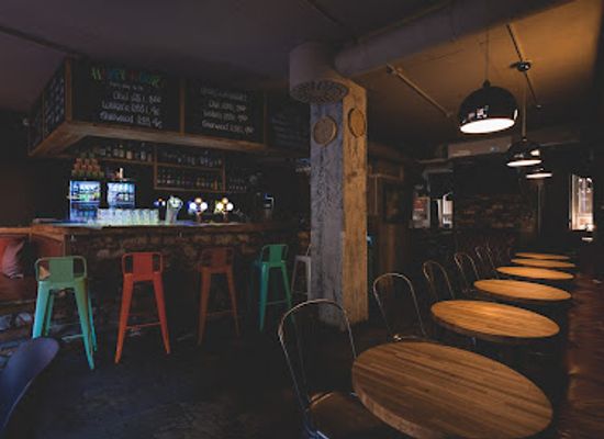 finland/oulu/bar/winger