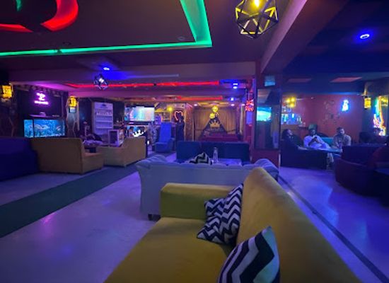 pakistan/islamabad/bar/the-crown-lounge