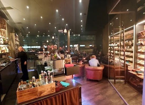 switzerland/zug/bar/cigars-more