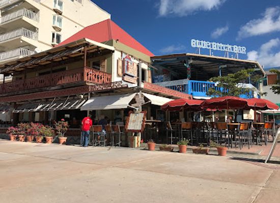 sint-maarten/philipsburg-boardwalk/bar/taloula-mango-s-blue-bitch-bar