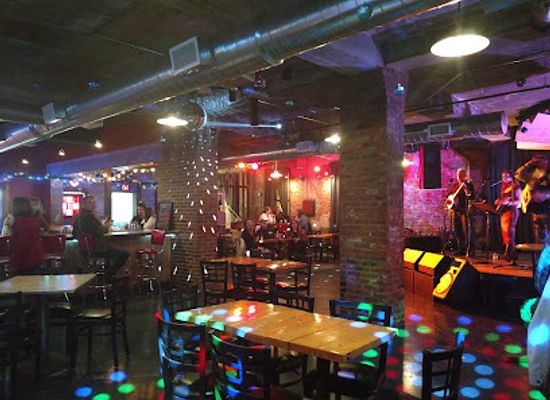 iowa/dubuque/bar/smokestack