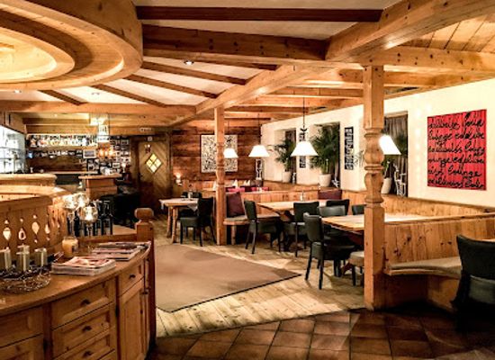 austria/mayrhofen/bar/edelweiss-lounge-restaurant-hotel-pizza-cafe-billard
