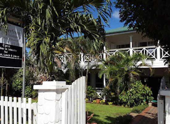 tonga/tongatapu/bar/waterfront-lodge