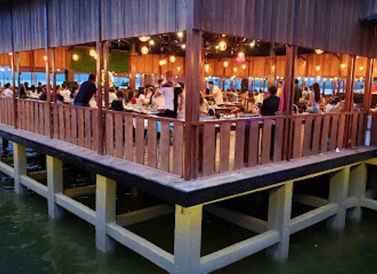 indonesia/maluku-islands/bar/lateri-beach-restaurant