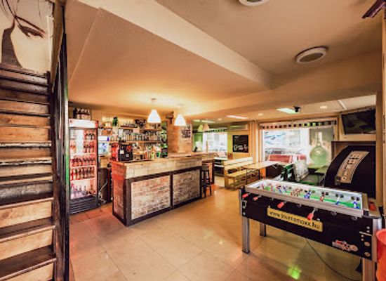 hungary/kunsag/bar/corner
