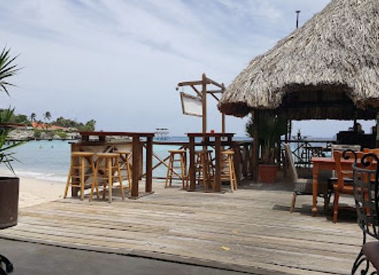 curacao/playa-jeremi/bar/pirate-bay-curacao-beach-club-and-restaurant