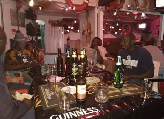 cote-d-ivoire/abidjan/plateau/bar/mama-s-bar