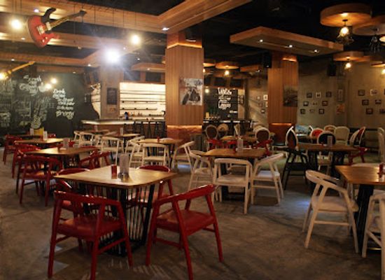 indonesia/south-sulawesi/bar/urban-billiard-cafe