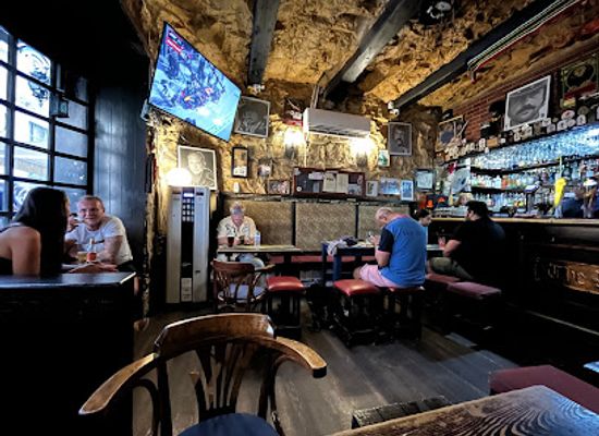 malta/valletta/bar/the-pub