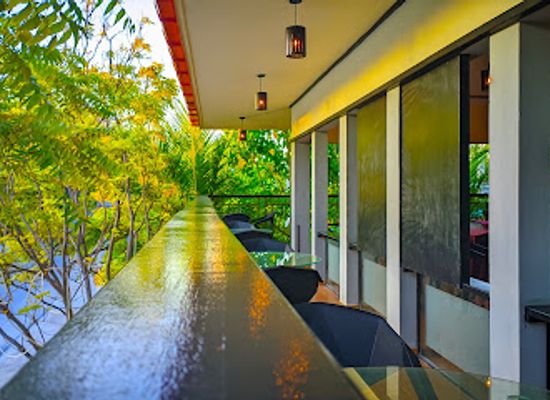 maldives/gnaviyani-atoll/bar/highway-rest