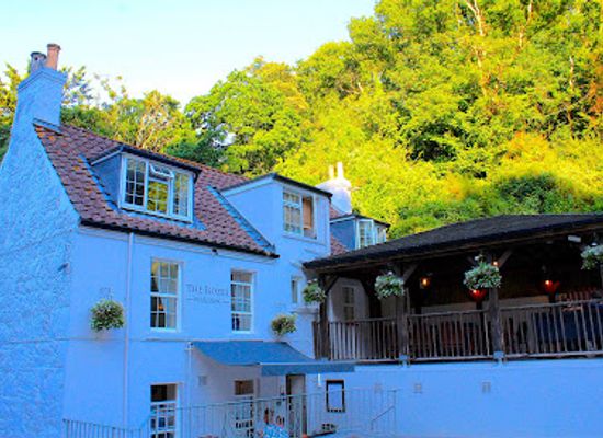 jersey/st-catherine-s-breakwater/bar/the-rozel-pub-dining