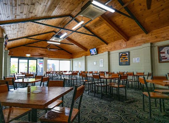 australia/central-highlands/bar/capella-hotel-motel