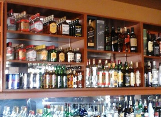 uganda/lake-bunyonyi/bar/rendezvous-valley-pub