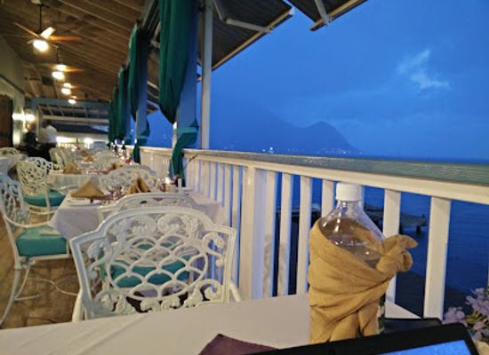 dominica/castle-bruce-beach/bar/old-stone-grill-and-bar