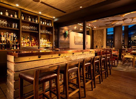 wyoming/jackson-hole/bar/figs