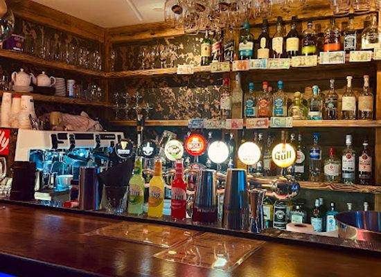 iceland/borgarfjörður/bar/freyja-bistro-pub