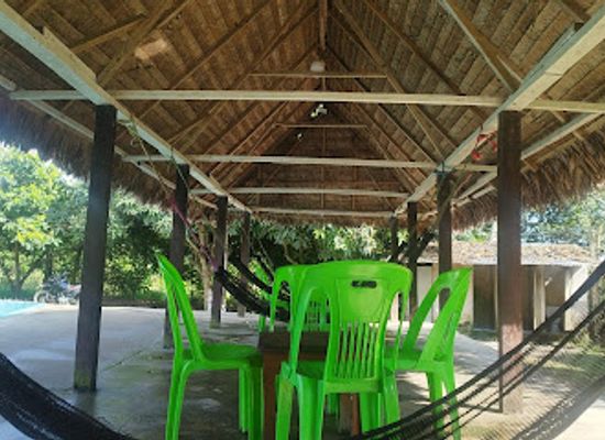 peru/madre-de-dios/bar/dentro-recreacional-el-bosque