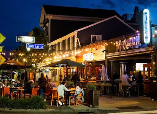 rhode-island/newport-cliff-walk/bar/caleb-broad