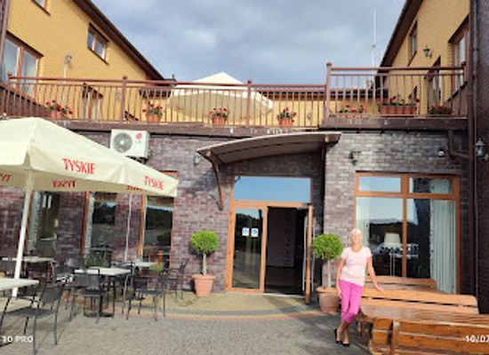 poland/kurpie/bar/zajazd-hubus