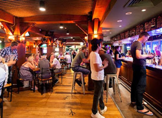 australia/northern-queensland/bar/rattle-n-hum-cairns