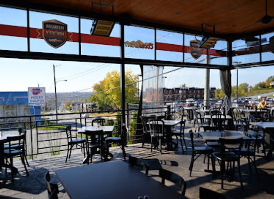 canada/eastern-townships/bar/chez-stanley