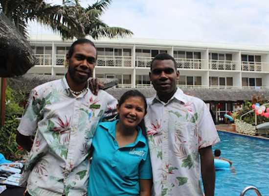 vanuatu/pentecost-island/bar/oasis-poolside-bar-and-grill