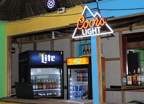 honduras/tela/bar/el-changarro