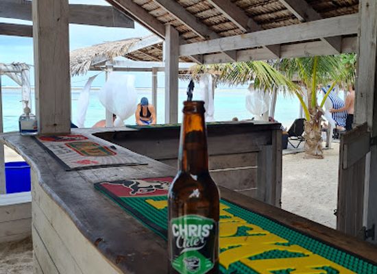 vanuatu/maewo-island/bar/mystery-island-tiki-bar