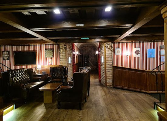 hungary/vac/bar/rubra-art-lounge