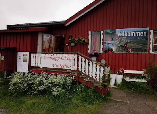 norway/finnmark/bar/nordkapp-jul-vinterhus-heidi-marie-ingebrigtsen